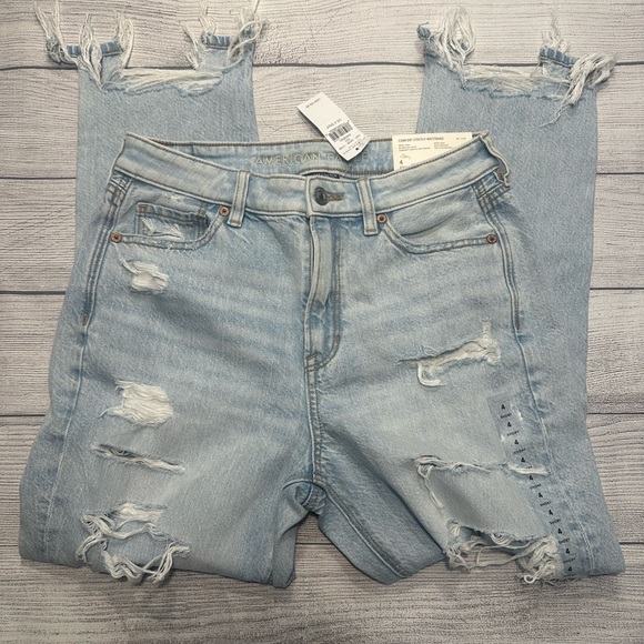 NWT American Eagle Blown Out Blue Strigid Ripped Mom Jeans - Size 4 SHORT - Picture 3 of 9